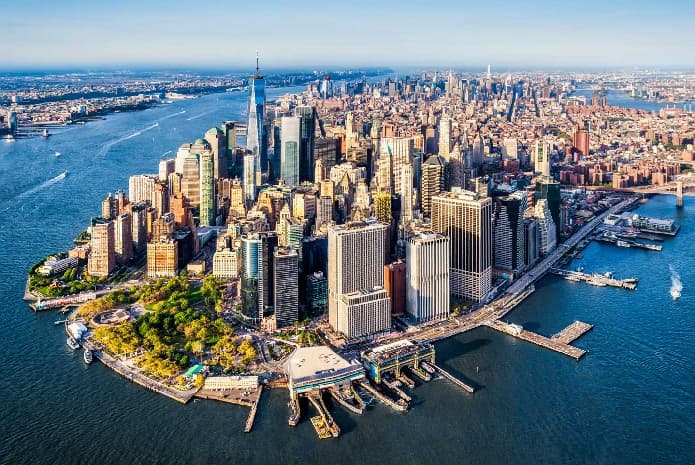 Study in United States of America-The USA offers globally recognized undergraduate, master’s, and doctoral programs across STEM, business, arts and more. Tuition ranges from USD 20,000–60,000/year, with strong university infrastructure, alumni networks, and opportunities for international students—including scholarships, assistantships, OPT, and on‑campus work—making it a premier destination for higher education.