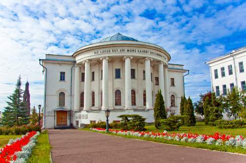 Kazan State Medical University-Kazan, Republic of Tatarstan, Russia-One of Russia’s oldest and most prestigious medical institutions, KSMU offers a 6‑year English‑medium MBBS (General Medicine) program recognized by WHO, NMC India, ECFMG, FAIMER and WFME, with strong clinical training and affordable fees.